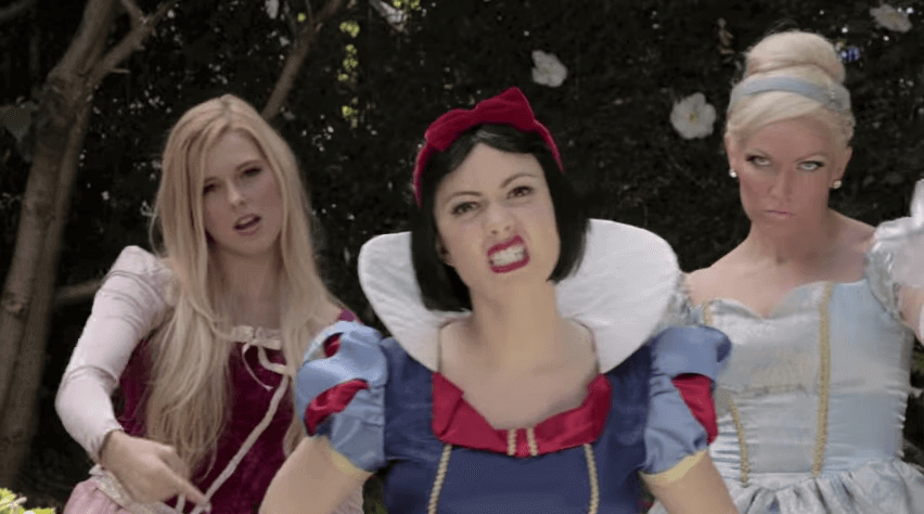 Rap Battle - Snehvide vs Elsa