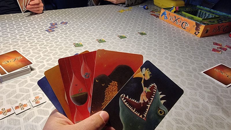 Dixit - så skal der associeres - Dansk spillekort 01